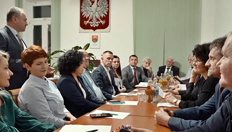 Agitacja w urzędzie? Powiadomiono policję (WIDEO) - zdjęcie 1