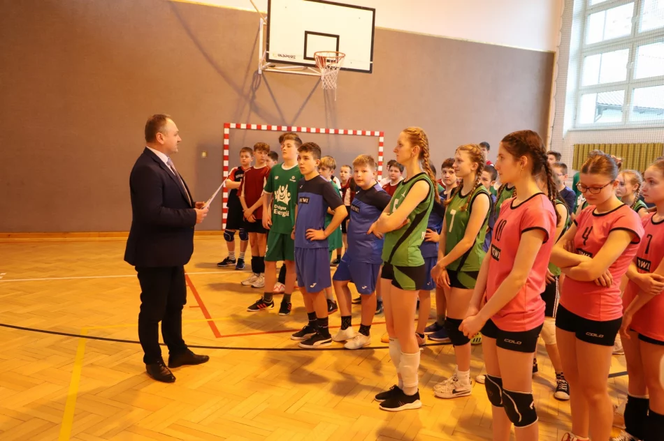Poznaliśmy ZWYCIĘZCÓW Igrzysk Dzieci Piłki siatkowej - 4-ki - zdjęcie 11