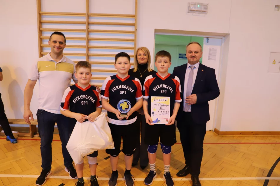 Poznaliśmy ZWYCIĘZCÓW Igrzysk Dzieci Piłki siatkowej - 4-ki - zdjęcie 19