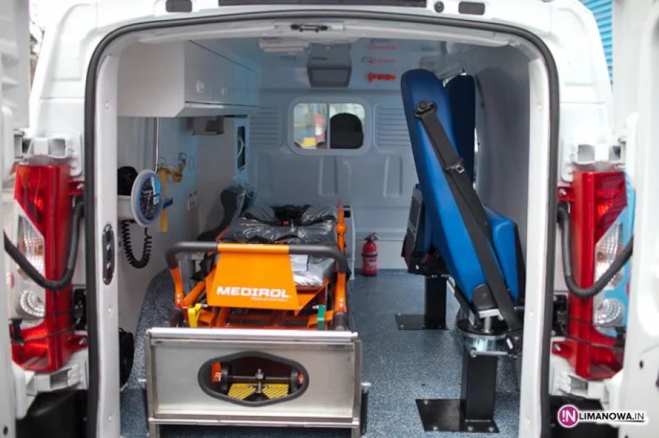 Nowa karetka dla szpitala - zdjęcie 4