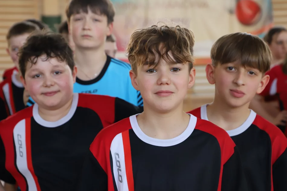 Stara Wieś zwycięzcami w zawodach piłki ręcznej dzieci - zdjęcie 7