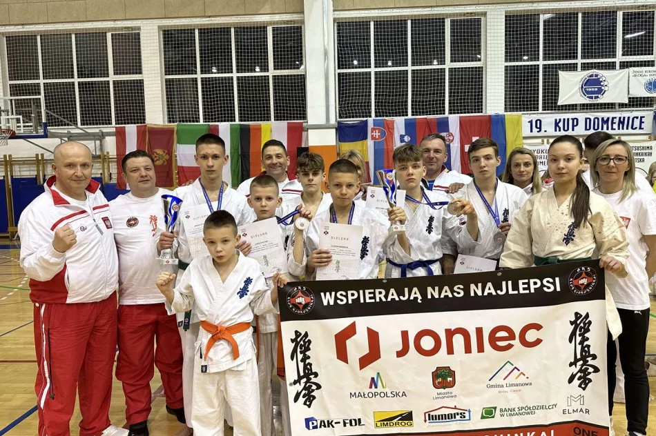 Międzynarodowy sukces karateków ARS Limanowa – JONEC Team – bardzo dobra postawa i 5 medali na Chorwacji - zdjęcie 2