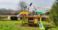 Nowy zestaw urządzeń na placu zabaw przy Miejskim Przedszkolu nr 2 - zdjęcie 2