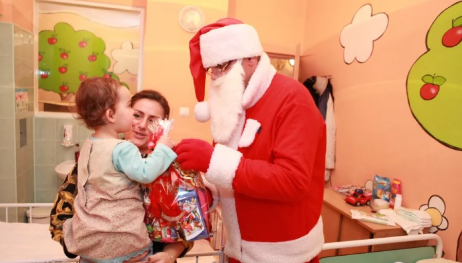 Mikołaj przybył do chorych dzieci - zdjęcie 1