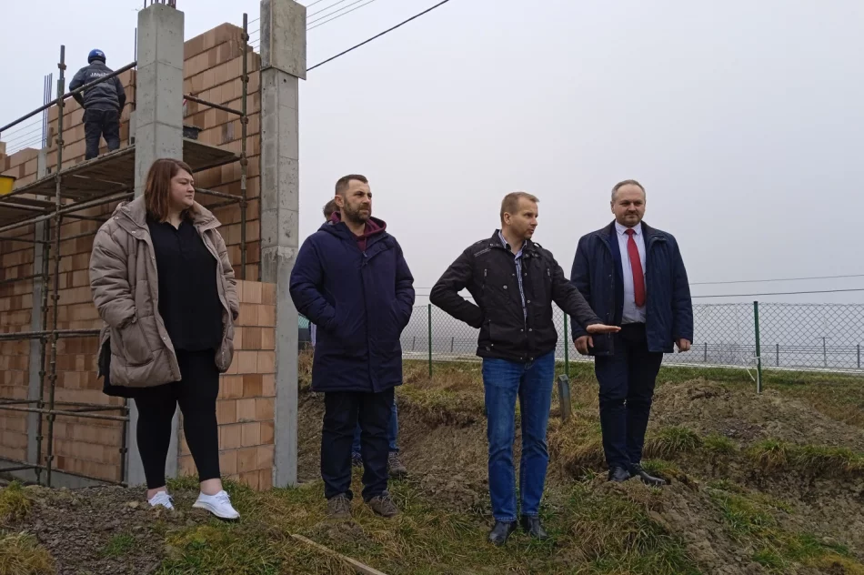 Budowa Szkoły Podstawowej w miejscowości Wysokie – postęp prac oraz narada techniczna - zdjęcie 3