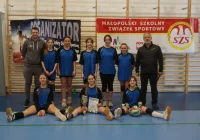 Dziewczyny z limanowskiej „czwórki” mistrzyniami powiatu - zdjęcie główne