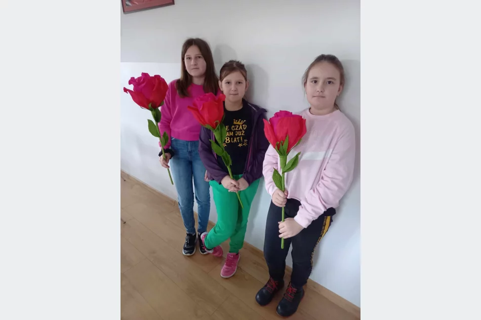 Ozdoby Wielkanocne wykonywane przez seniorki w świetlicy wiejskiej w Męcinie - zdjęcie 5