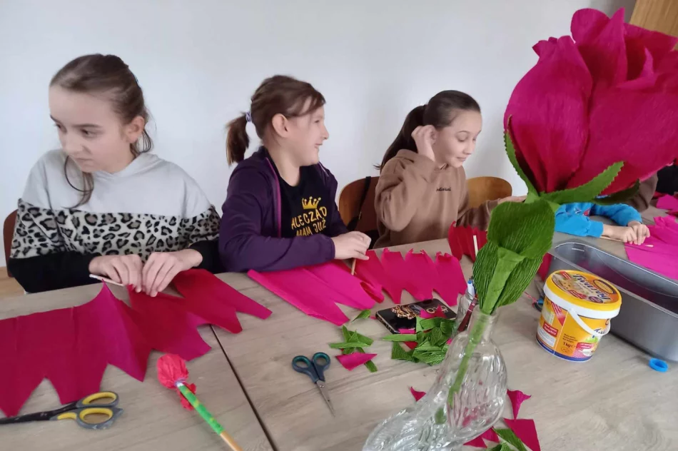 Ozdoby Wielkanocne wykonywane przez seniorki w świetlicy wiejskiej w Męcinie - zdjęcie 11