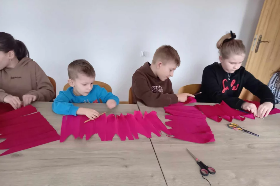 Ozdoby Wielkanocne wykonywane przez seniorki w świetlicy wiejskiej w Męcinie - zdjęcie 14