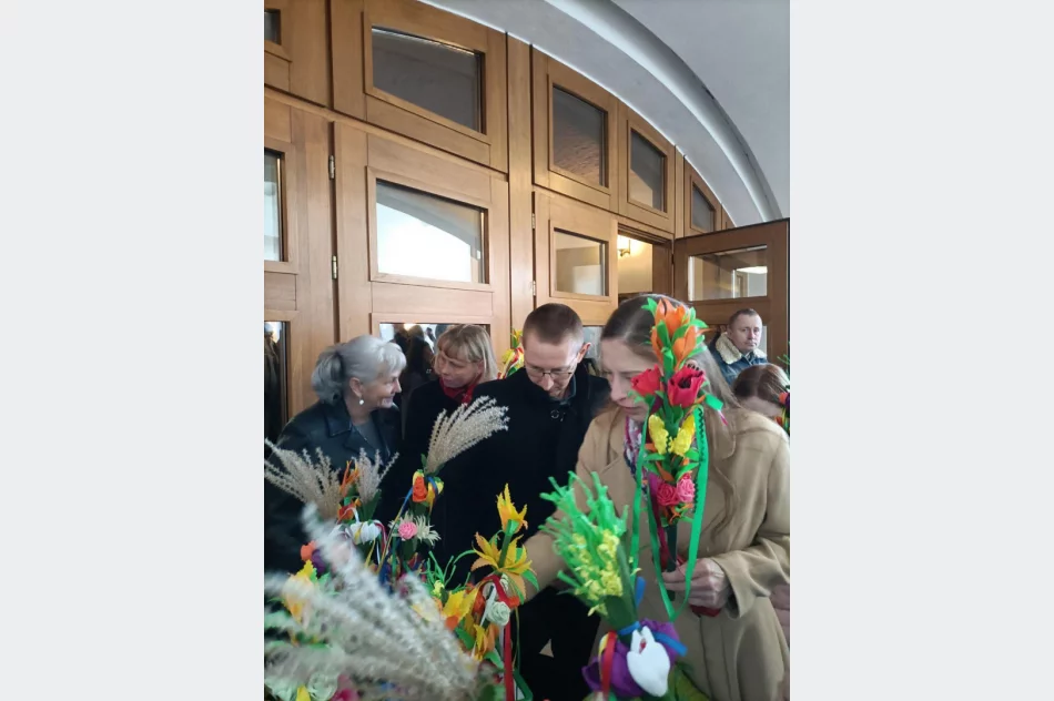 Ozdoby Wielkanocne wykonywane przez seniorki w świetlicy wiejskiej w Męcinie - zdjęcie 17