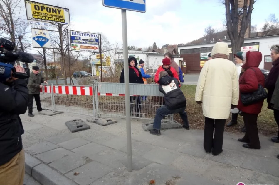 Mieszkańcy protestują - GDDKiA zgłasza kradzież - zdjęcie 3