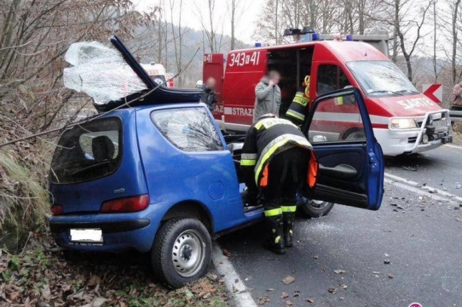 Zderzenie czołowe fiata seicento z ciężarówką - zdjęcie 2