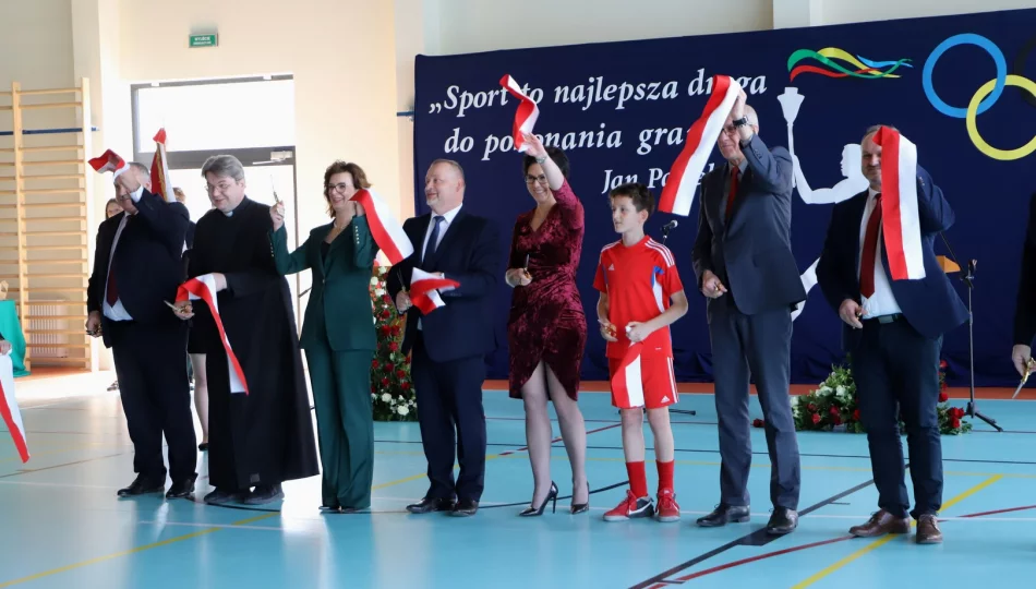 Uroczyste otwarcie hali sportowej w Szkole Podstawowej nr 1 w Męcinie - zdjęcie 1