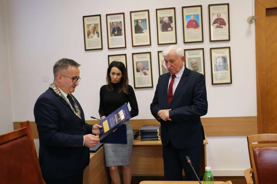 Odbyła się sesja Rady Miasta podsumowująca kadencję - zdjęcie 19
