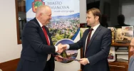 Podpisano umowy na modernizację i remont bazy oświatowej - zdjęcie 2