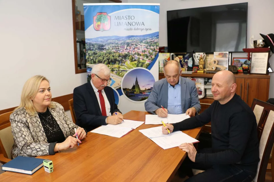 Podpisano umowy na modernizację i remont bazy oświatowej - zdjęcie 11