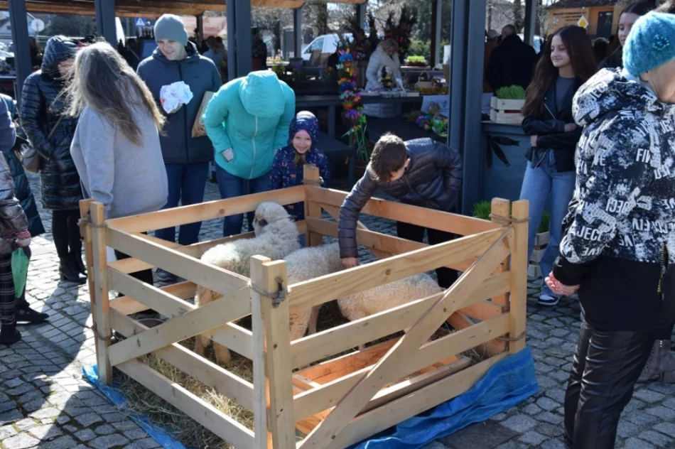 Świąteczna atmosfera na targowisku (ZDJĘCIA) - zdjęcie 17