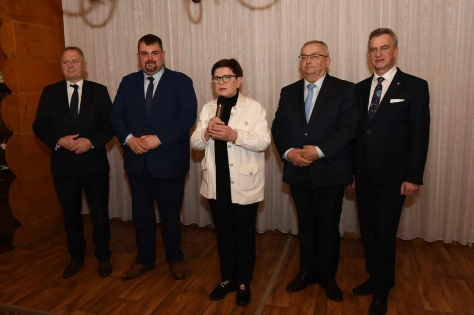 Beata Szydło agitowała i życzyła nadziei (ZDJĘCIA) - zdjęcie 2