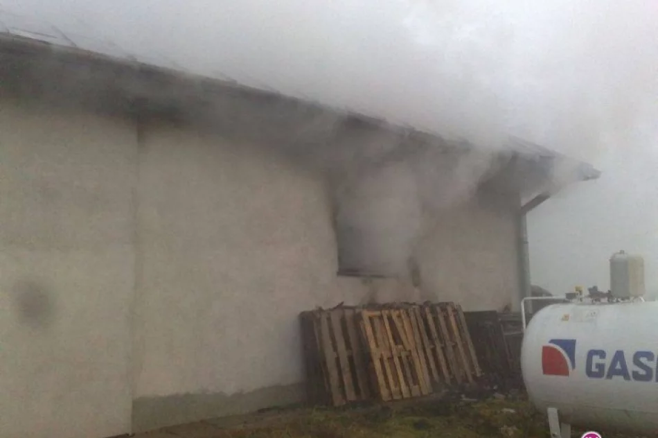 Paliły się zabudowania gospodarcze plebanii - zdjęcie 2