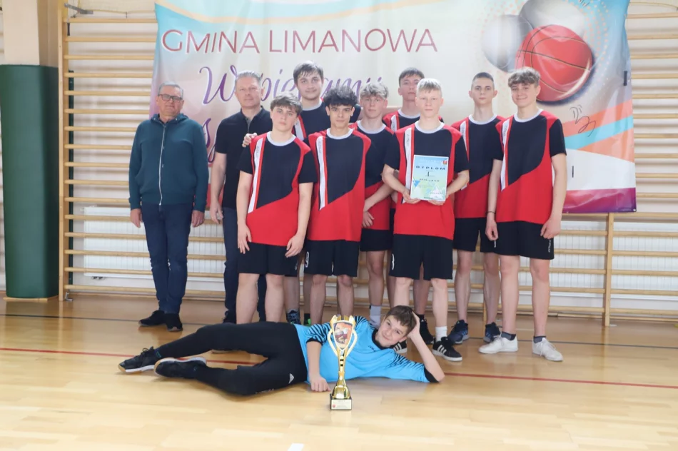 SP Rupniów wygrywa Igrzyska Młodzieży Szkolnej w piłce ręcznej - zdjęcie 8