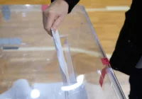 Sondaż: w wyborach do sejmików PiS - 29,4 proc., KO - 27,4 proc., Trzecia Droga - 10,5 proc. - zdjęcie główne