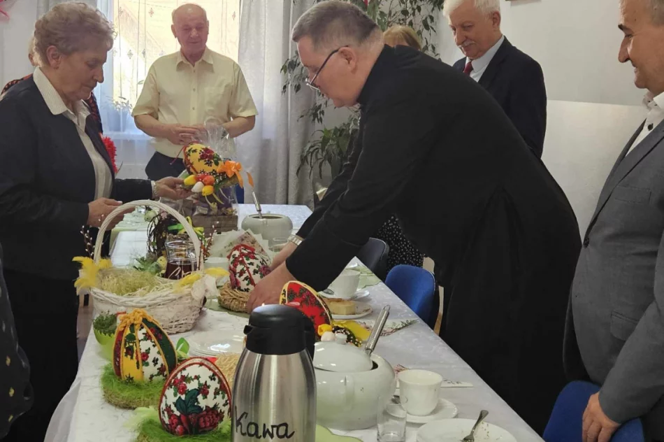 Wielkanocne spotkanie w Dziennym Domu „Senior+” w Limanowej - zdjęcie 4