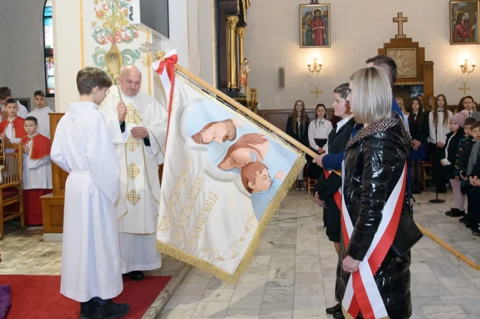Szkoła ma nowego patrona - Świętą Rodzinę (ZDJĘCIA) - zdjęcie 6