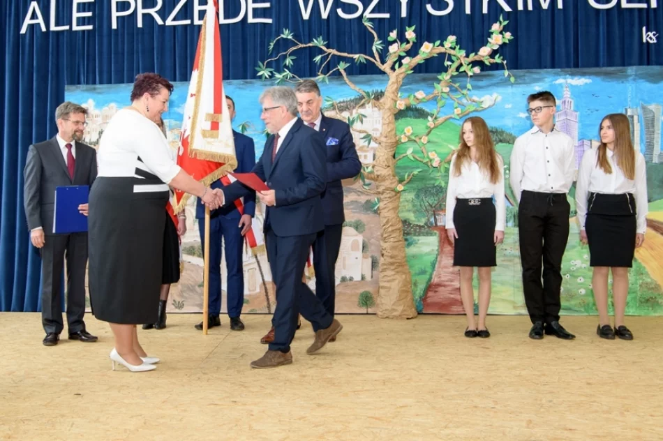 Szkoła ma nowego patrona - Świętą Rodzinę (ZDJĘCIA) - zdjęcie 12