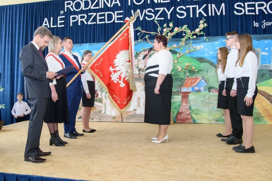 Szkoła ma nowego patrona - Świętą Rodzinę (ZDJĘCIA) - zdjęcie 14