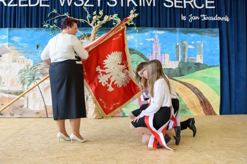 Szkoła ma nowego patrona - Świętą Rodzinę (ZDJĘCIA) - zdjęcie 19