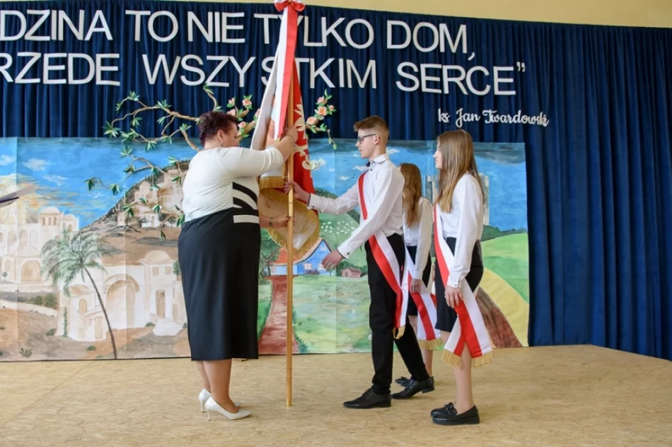Szkoła ma nowego patrona - Świętą Rodzinę (ZDJĘCIA) - zdjęcie 20