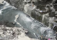 Ścieki do rzeki w centrum miasta - zdjęcie główne