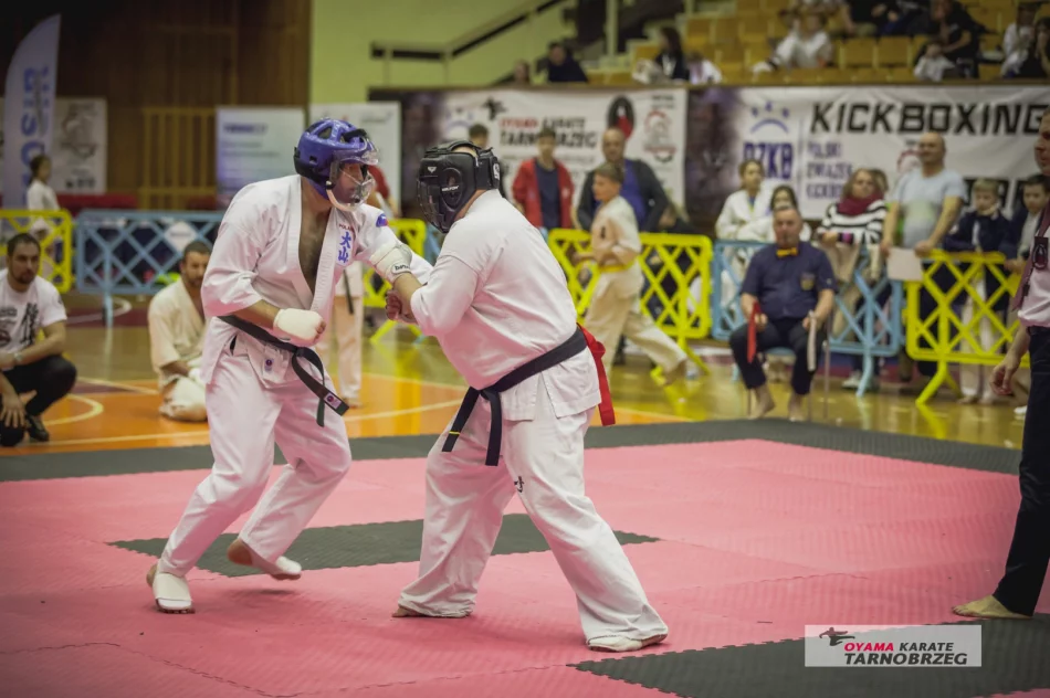 24 medale dla zawodników Limanowskiego Klubu Kyokushin Karate  - zdjęcie 8