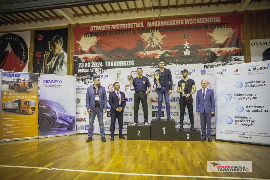 24 medale dla zawodników Limanowskiego Klubu Kyokushin Karate  - zdjęcie 9