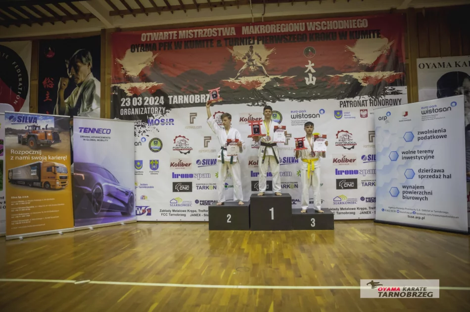 24 medale dla zawodników Limanowskiego Klubu Kyokushin Karate  - zdjęcie 10