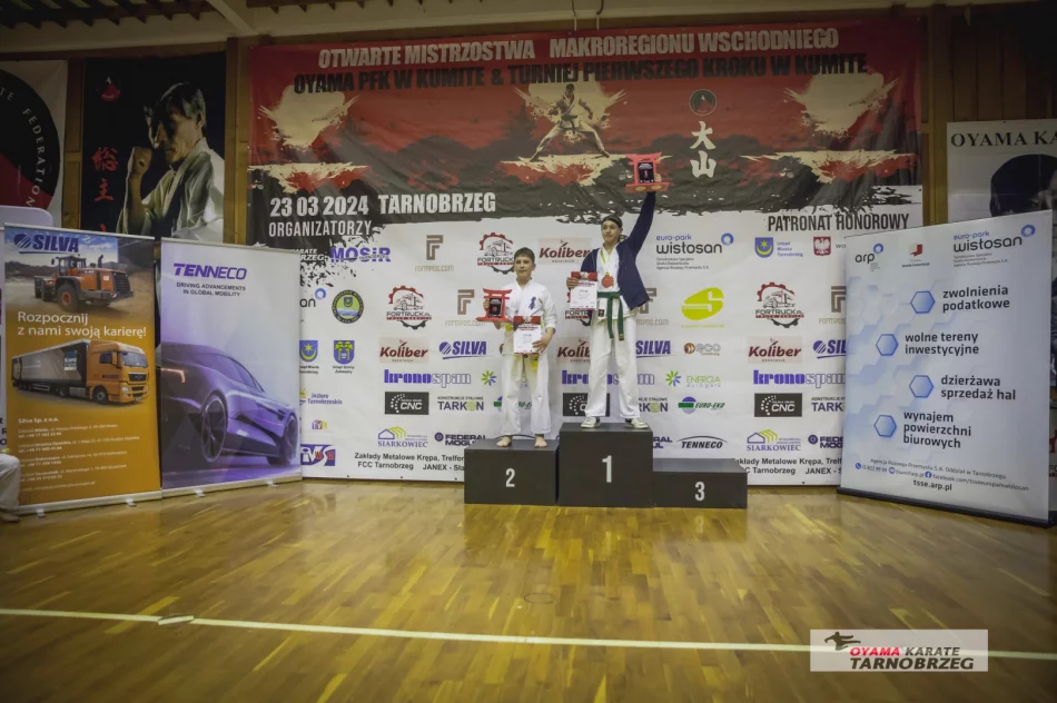 24 medale dla zawodników Limanowskiego Klubu Kyokushin Karate  - zdjęcie 14