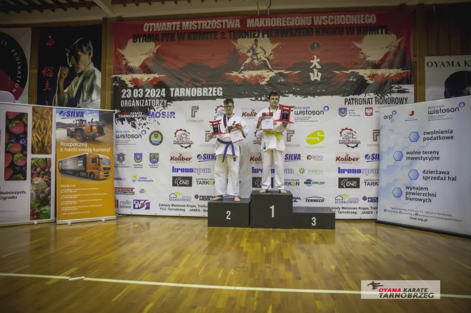 24 medale dla zawodników Limanowskiego Klubu Kyokushin Karate  - zdjęcie 15
