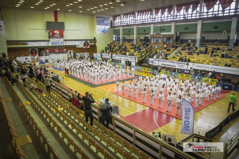 24 medale dla zawodników Limanowskiego Klubu Kyokushin Karate  - zdjęcie 16