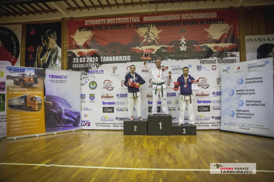 24 medale dla zawodników Limanowskiego Klubu Kyokushin Karate  - zdjęcie 17