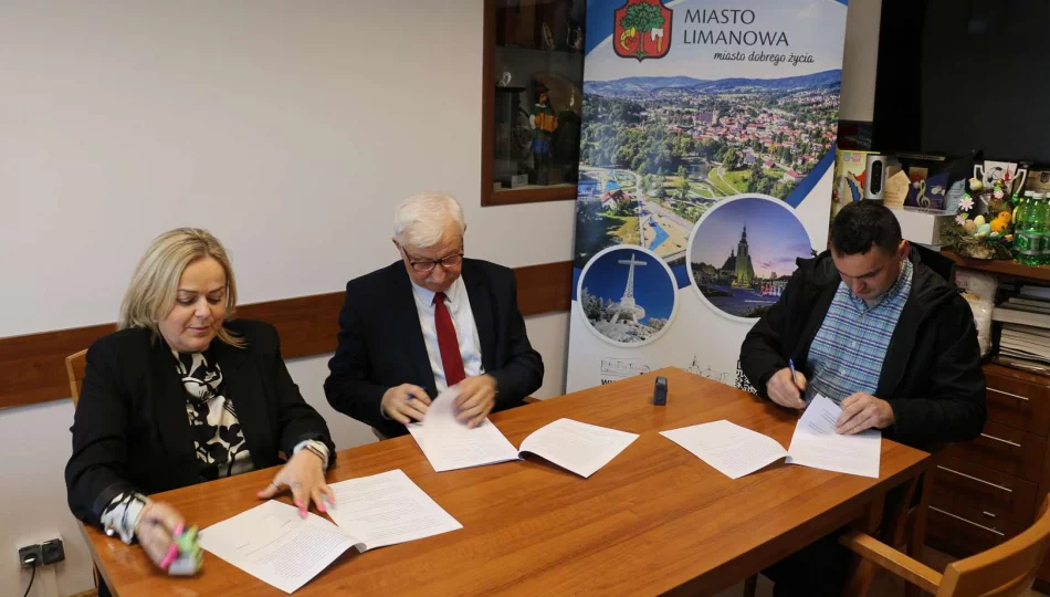 Podpisano umowę z Wykonawcą II etapu rozbudowy budynku Remizy OSP Limanowa - zdjęcie 1