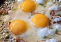 Przepisy na nieoczywiste wielkanocne potrawy na bazie jajek - zdjęcie główne