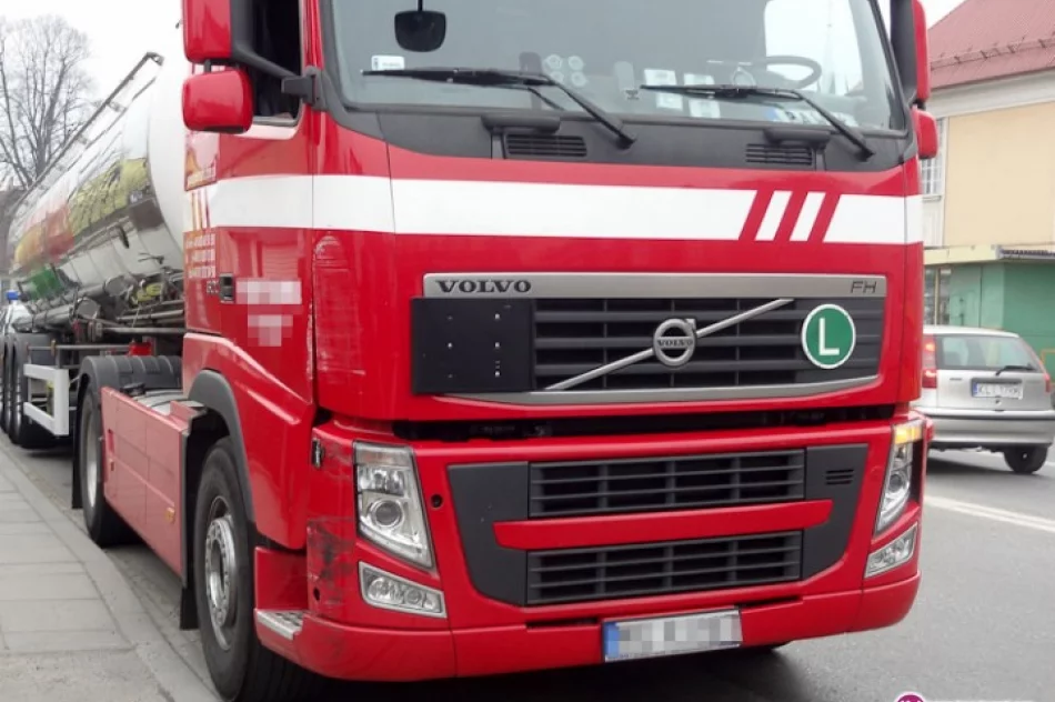 Kolizja cysterny i busa - zdjęcie 2