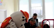 Marshall odwiedził małych pacjentów - zdjęcie 4