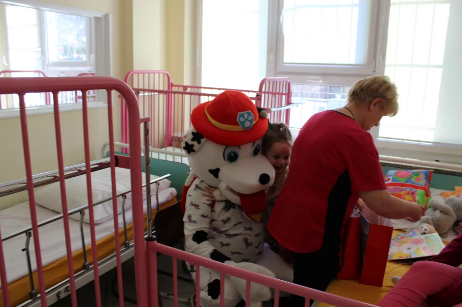 Marshall odwiedził małych pacjentów - zdjęcie 12