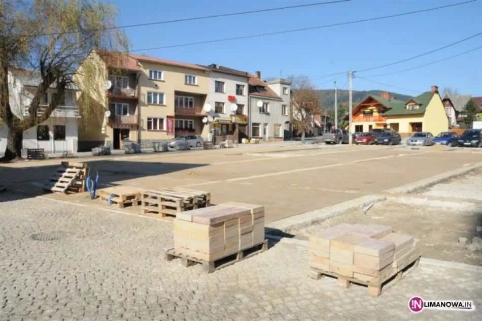 Firma oszukała. Płyty na Rynku do wymiany - zdjęcie 3