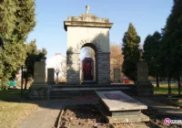 Zniszczyli pomnik - szuka ich policja - zdjęcie główne