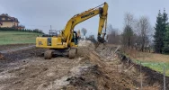 W gruncie już 49 gwoździ, wbiją jeszcze 96 betonowych pali  - zdjęcie 3