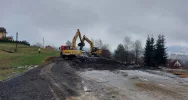 W gruncie już 49 gwoździ, wbiją jeszcze 96 betonowych pali  - zdjęcie 5
