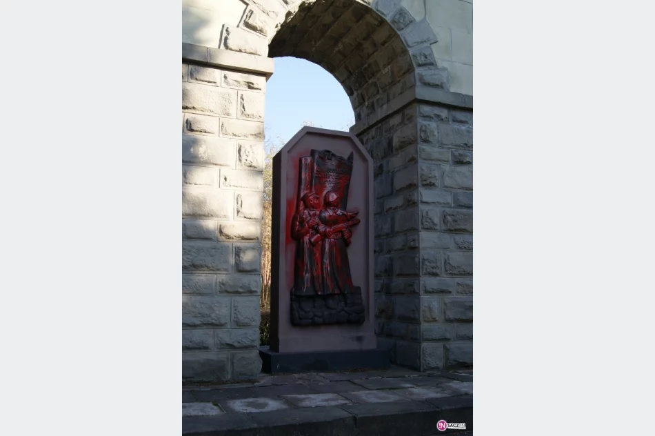 Zniszczyli pomnik - szuka ich policja - zdjęcie 3