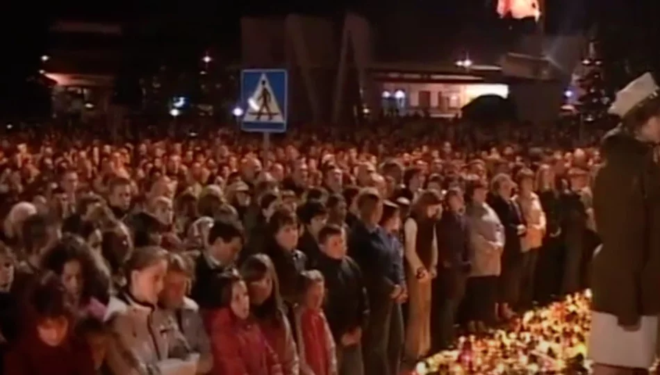 Dziś rocznica śmierci Jana Pawła II. Jak przeżywała to Limanowa? Zobacz archiwalny film. Dziś spotkanie - zdjęcie 1